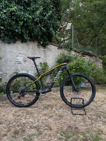 Käytetty Canyon Lux CF SLX 9.0 Race Limited 2020 2020 MTB