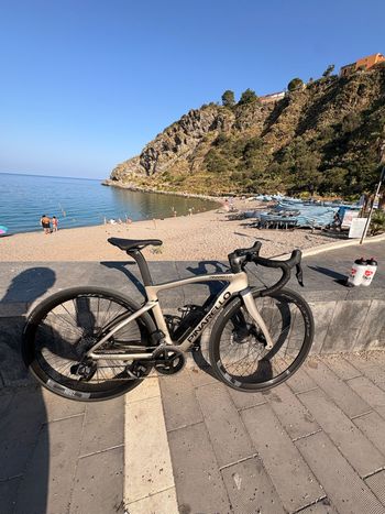 Pinarello F7 SRAM Rival eTap AXS 2025 Road & Gravel de segunda mano