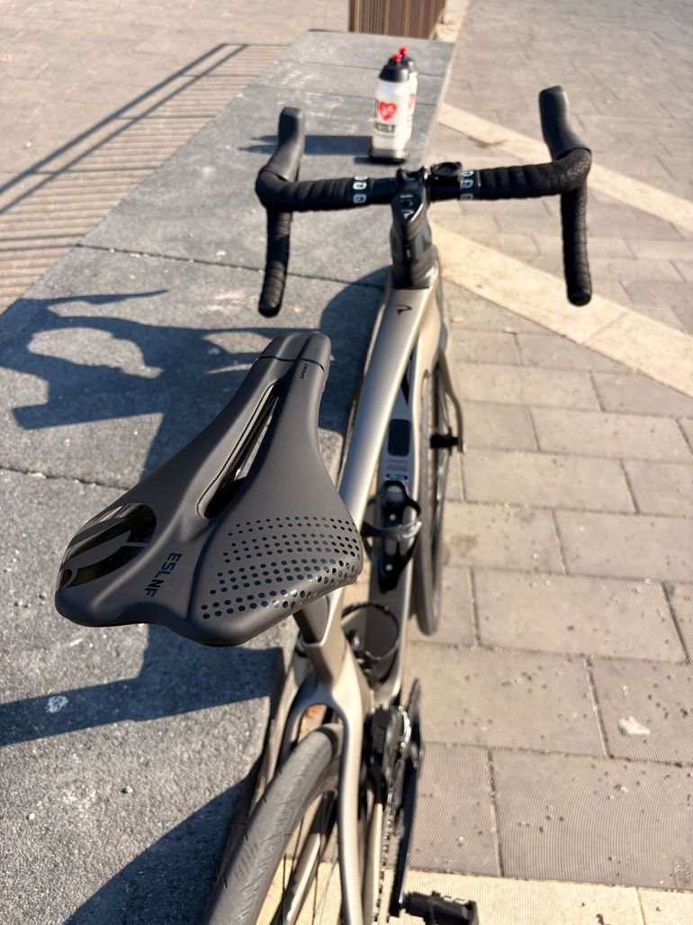 Used Pinarello F7 SRAM Rival eTap AXS 2025 Road & Gravel, Light Gray — image 6 of 11