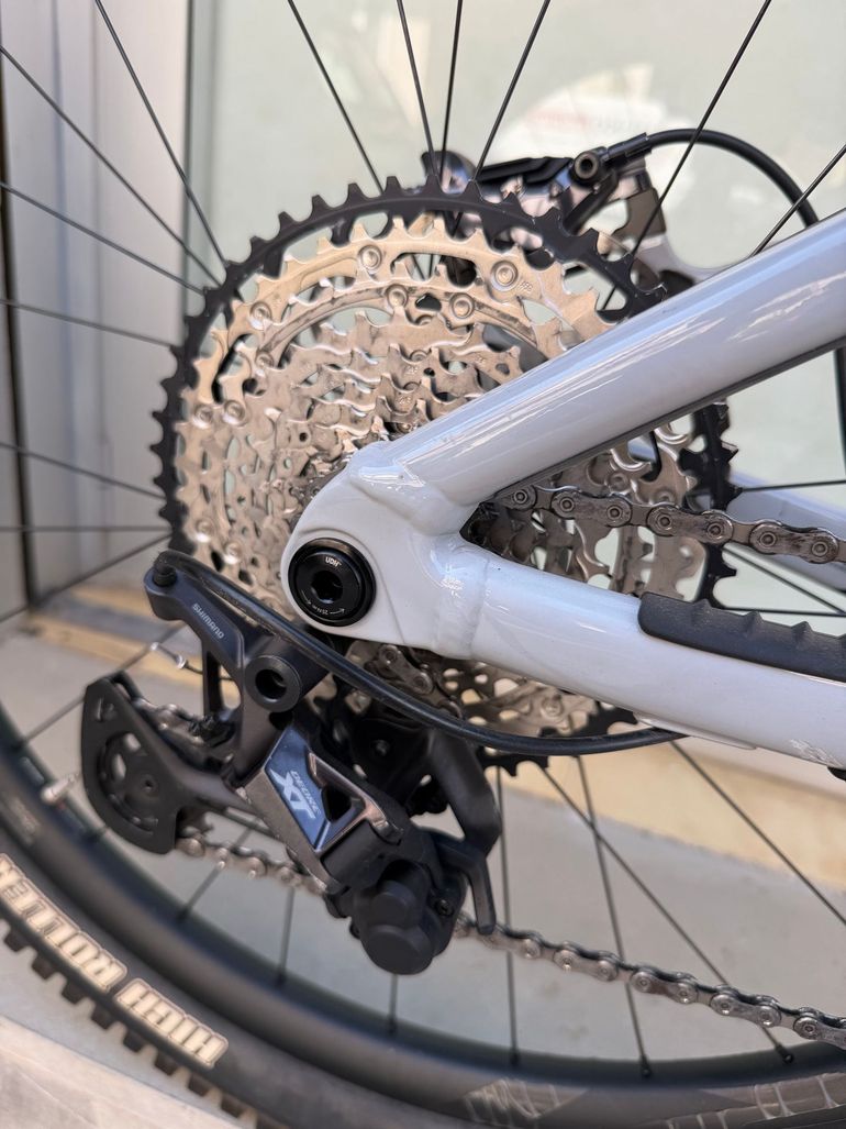 Used Giant Reign E+ 1 2021 2021 Mountainbike, White, 29 — image 4 of 6