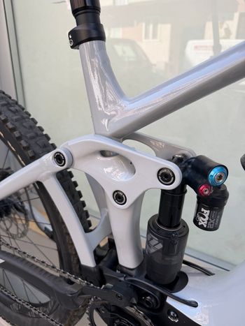 Used Giant Reign E+ 1 2021 2021 Mountainbike, White, 29 — image 2 of 6