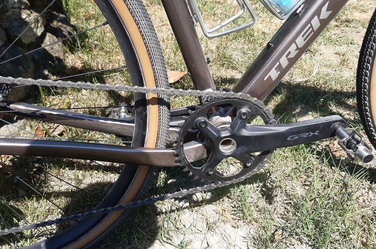 Trek Checkpoint ALR 5 2026 2026 Road & Gravel usato, Grigio chiaro — immagine 4 di 6