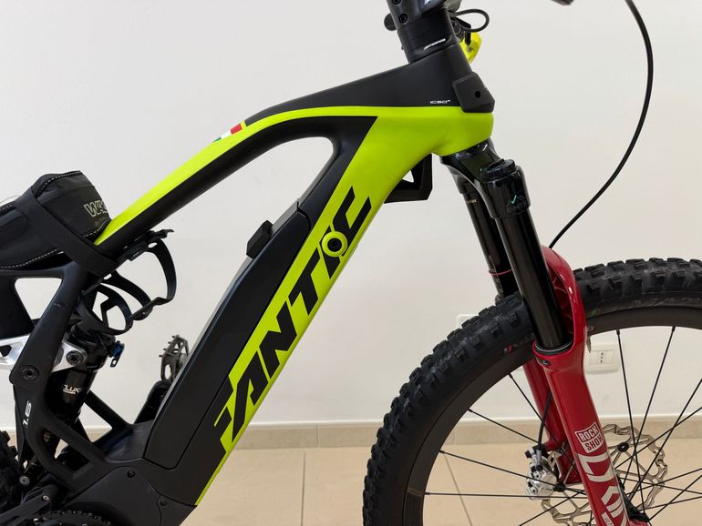 Brugt Fantic XTF 1.6 Carbon Factory 2022 2022 Mountainbike — billede 4 af 9