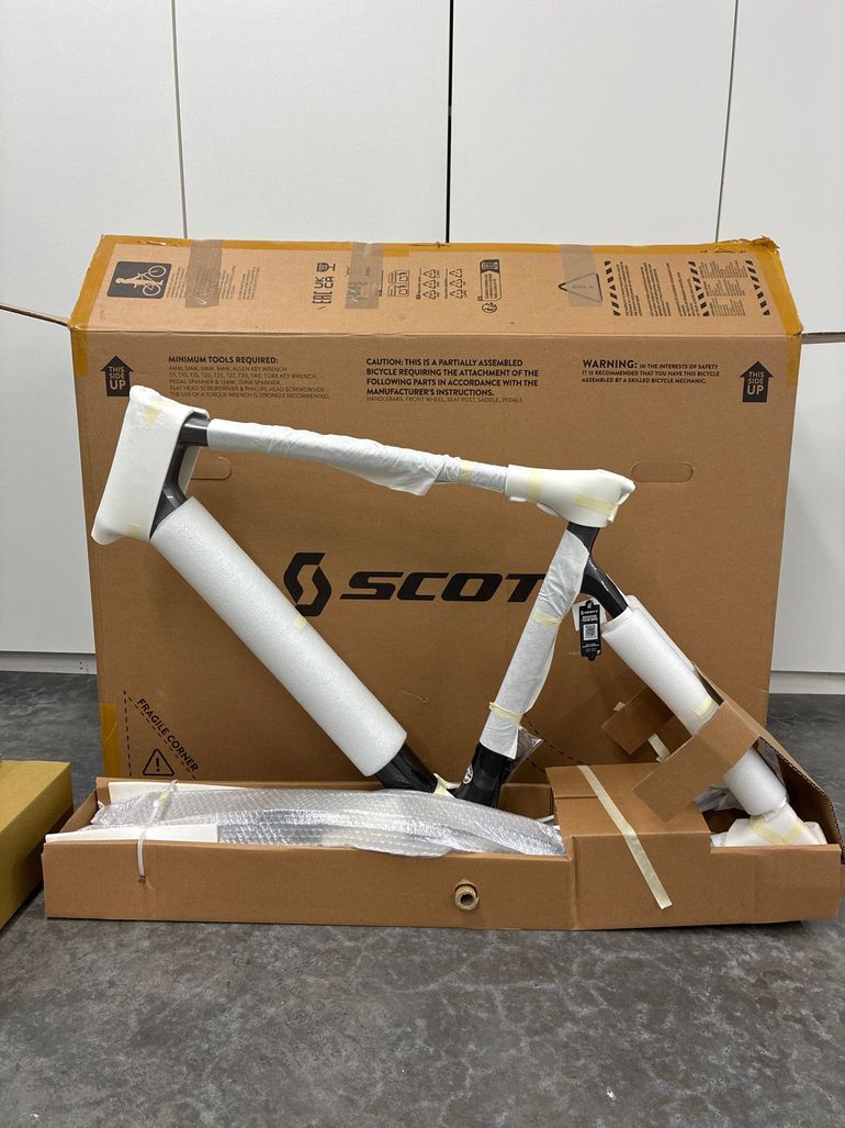 Used Scott Addict Frameset 2026 Road & Gravel, Light Gray — image 2 of 3