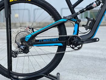 Used YT Custom Other Shimano 2018 Mountainbike, Black — image 7 of 8