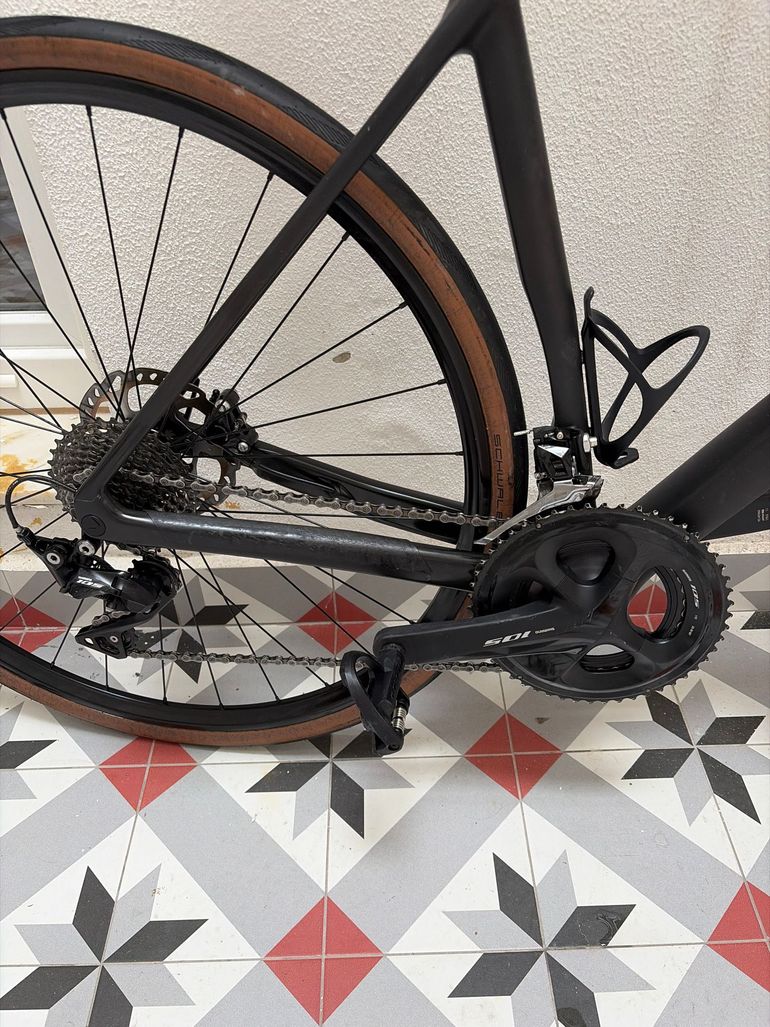 Gebrauchtes Canyon Endurace CF 7 2023 2023 Road & Gravel, Schwarz — Bild 3 von 6