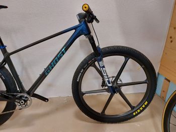 Ghost LECTOR FS WORLD CUP 2025 2025 Mountainbike usato, Blu — immagine 2 di 10