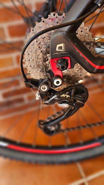 Tweedehands Orbea ALMA H30-EAGLE 29 2018 2018 Mountainbike — afbeelding 4 van 10