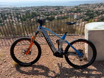 Brugt CUBE STEREO HYBRID 160 HPC ACTIONTEAM 625 27.5 NYON 2021 2021 MTB