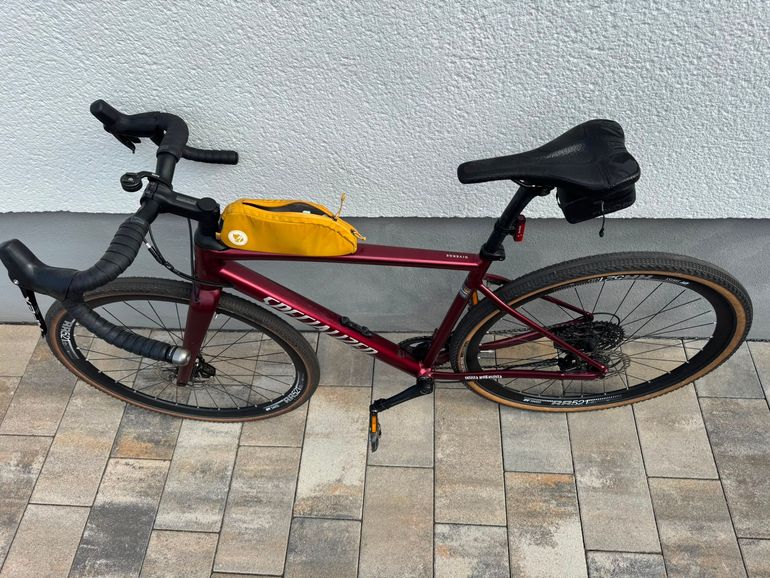 Used Specialized Diverge Comp E5 2023 2023 Road & Gravel, Red — image 3 of 7