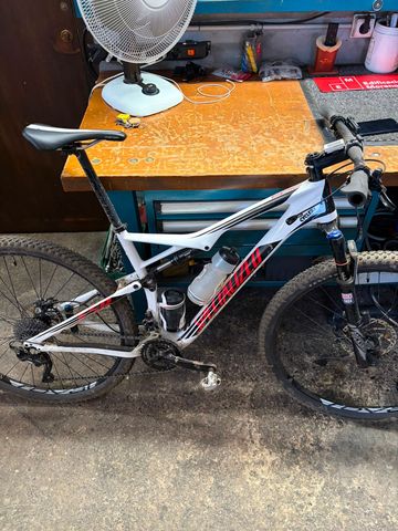 Käytetty Specialized Epic FSR Comp Carbon 29 2016 2016 MTB