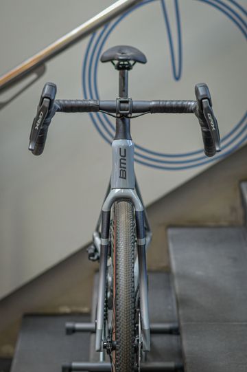 Used BMC Kaius 01 THREE 2026 2026 Road & Gravel, Light Gray — image 8 of 13