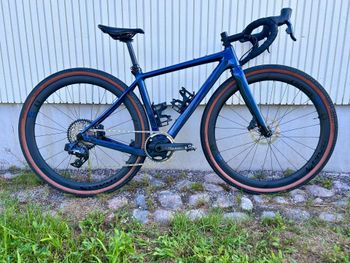 Used Pivot VAULT Team Force w/ Carbon Wheels 2023 2023 Road & Gravel