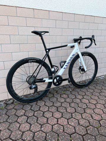 Brugt Canyon Ultimate CF SL 7 AXS 2024 2024 Road & Gravel — billede 2 af 10