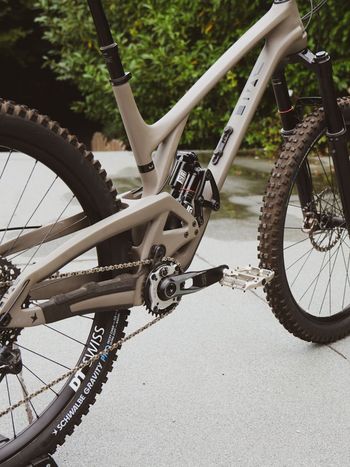 Used Evil Wreckoning SRAM X01 Eagle 2024 Mountainbike, Light Gray — image 3 of 5
