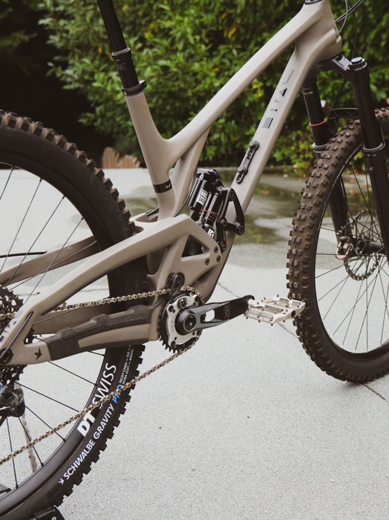 Used Evil Wreckoning SRAM X01 Eagle 2024 Mountainbike, Light Gray — image 3 of 5