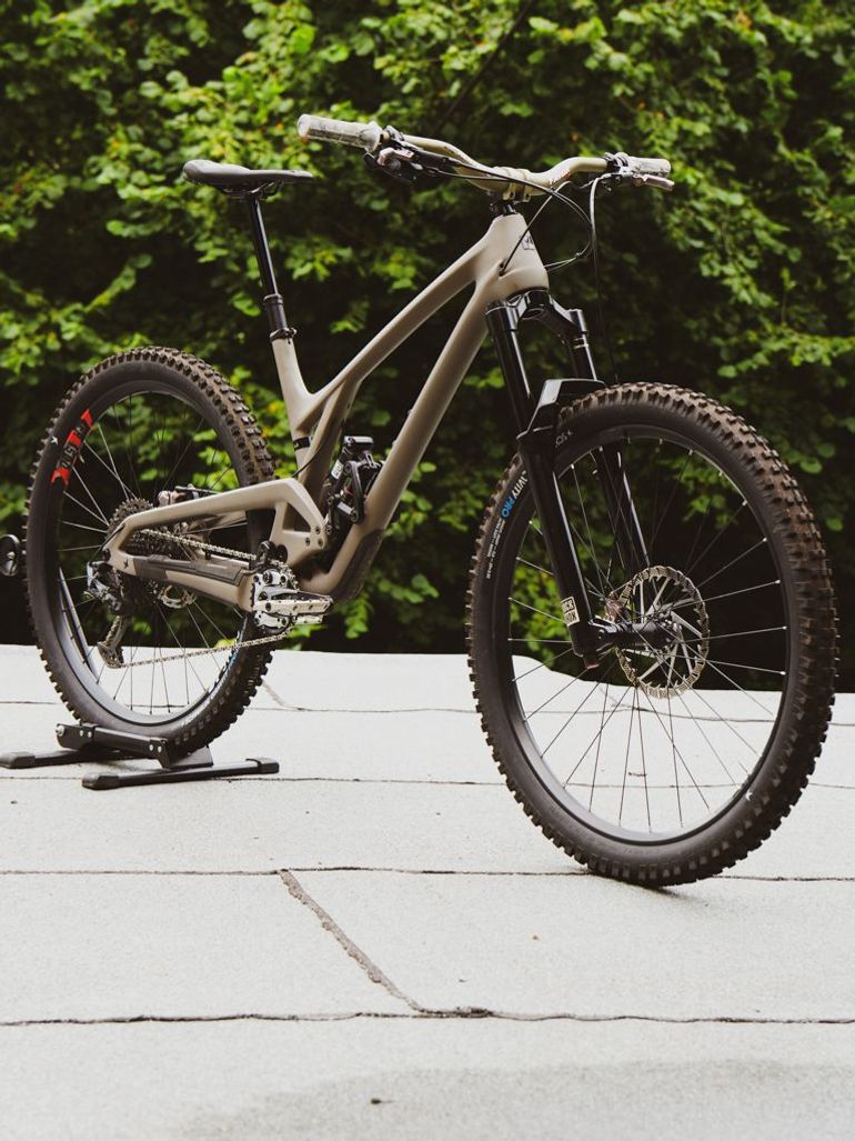 Used Evil Wreckoning SRAM X01 Eagle 2024 Mountainbike, Light Gray — image 4 of 5