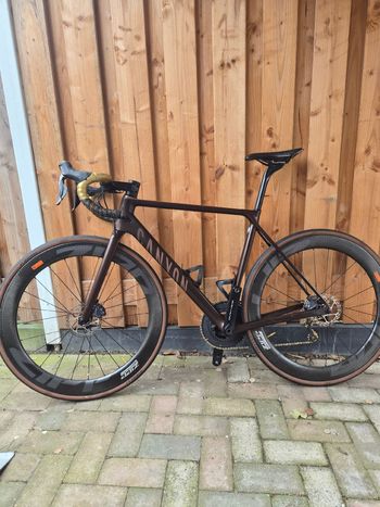 Canyon Ultimate CF SLX Disc 8.0 Di2 2018 2018 Road & Gravel usato