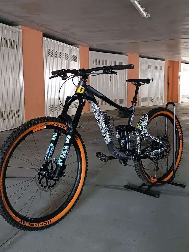 Giant Reign 29 1 2021 2021 Mountainbike usato, Grigio chiaro — immagine 2 di 4