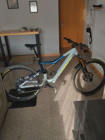 Orbea RISE H10 2022 2022 MTB usato