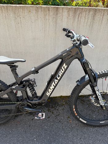 Brugt Santa Cruz Bullit 90 2026 2026 Mountainbike — billede 2 af 9