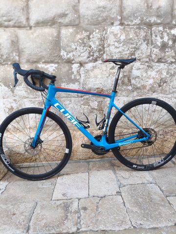 Käytetty CUBE ATTAIN GTC SLX 2023 2023 Road & Gravel