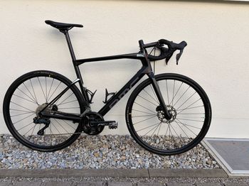Použité BMC Roadmachine FIVE 2023 2023 Road & Gravel