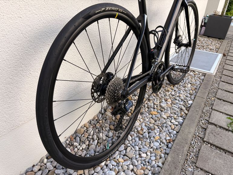 Použité BMC Roadmachine FIVE 2023 2023 Road & Gravel — obrázek 4 z 12
