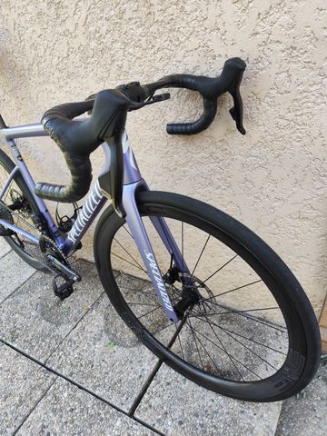 Used Specialized Tarmac SRAM Rival eTap AXS 2025 Road & Gravel, Purple — image 2 of 3