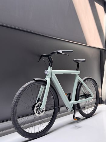 Używany Vanmoof S6 2025 2025 Urban — zdjęcie 2 z 10