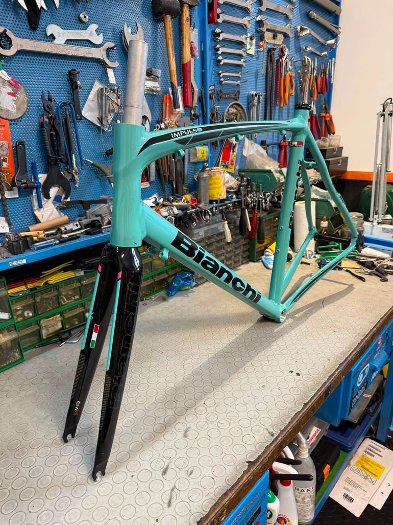 Used Bianchi IMPULSO. 2020. NOS. NUOVO. Frameset 2020 Road & Gravel, Blue — image 8 of 16