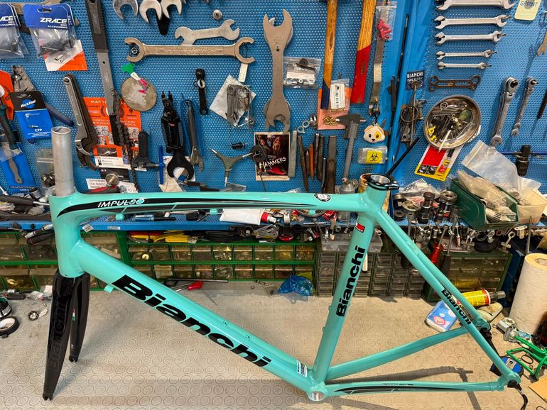 Used Bianchi IMPULSO. 2020. NOS. NUOVO. Frameset 2020 Road & Gravel, Blue — image 16 of 16
