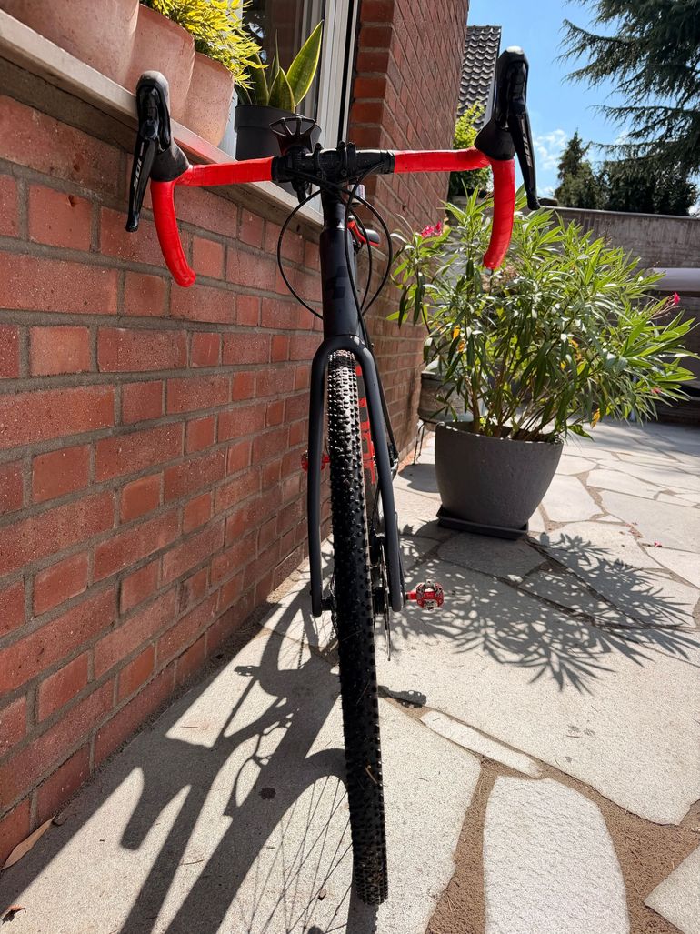 CUBE CROSS RACE PRO 2023 2023 Road & Gravel usato, Nero — immagine 3 di 3