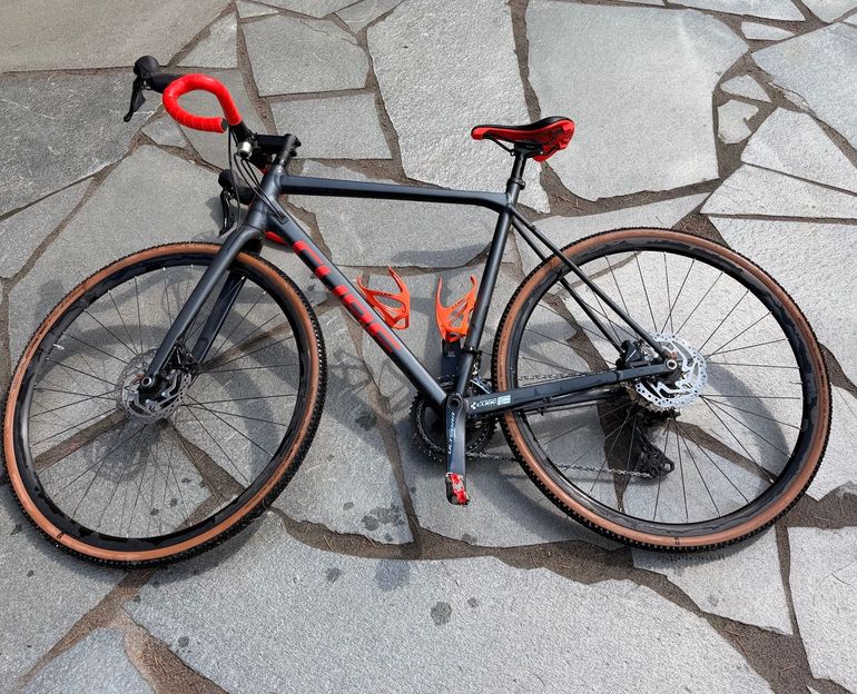 CUBE CROSS RACE PRO 2023 2023 Road & Gravel usato, Nero — immagine 2 di 3