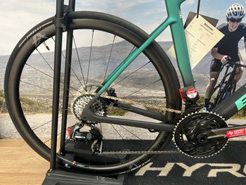 Used Bianchi Specialissima SRAM Force eTap AXS 2025 Road & Gravel, Green — image 4 of 8