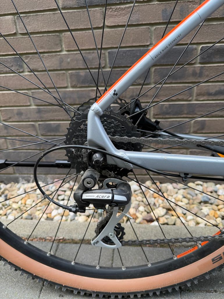 CUBE Aim Shimano Acera 2023 Mountainbike usato, Grigio chiaro — immagine 7 di 9