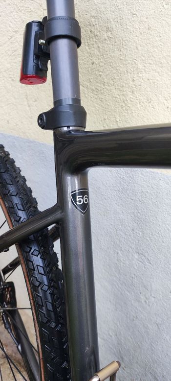 Specialized Diverge Base Carbon 2022 2022 Road & Gravel usato, Grigio chiaro — immagine 4 di 8