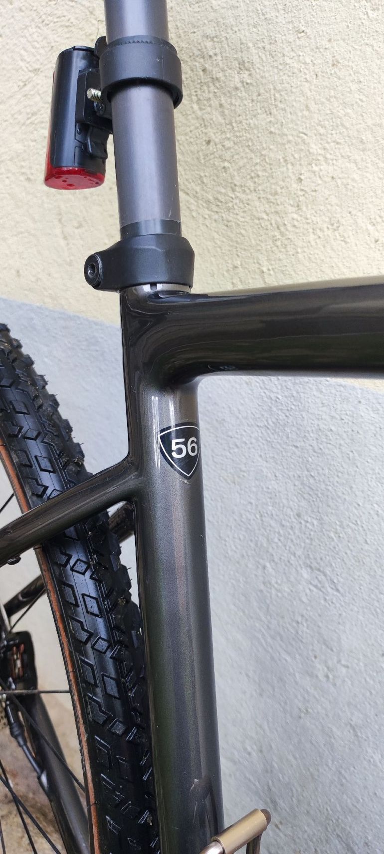 Specialized Diverge Base Carbon 2022 2022 Road & Gravel usato, Grigio chiaro — immagine 4 di 8