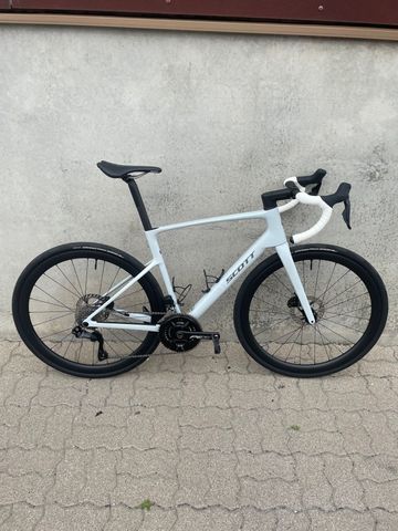 Used Scott Addict Shimano 105 Di2 2026 Road & Gravel, White — image 2 of 8