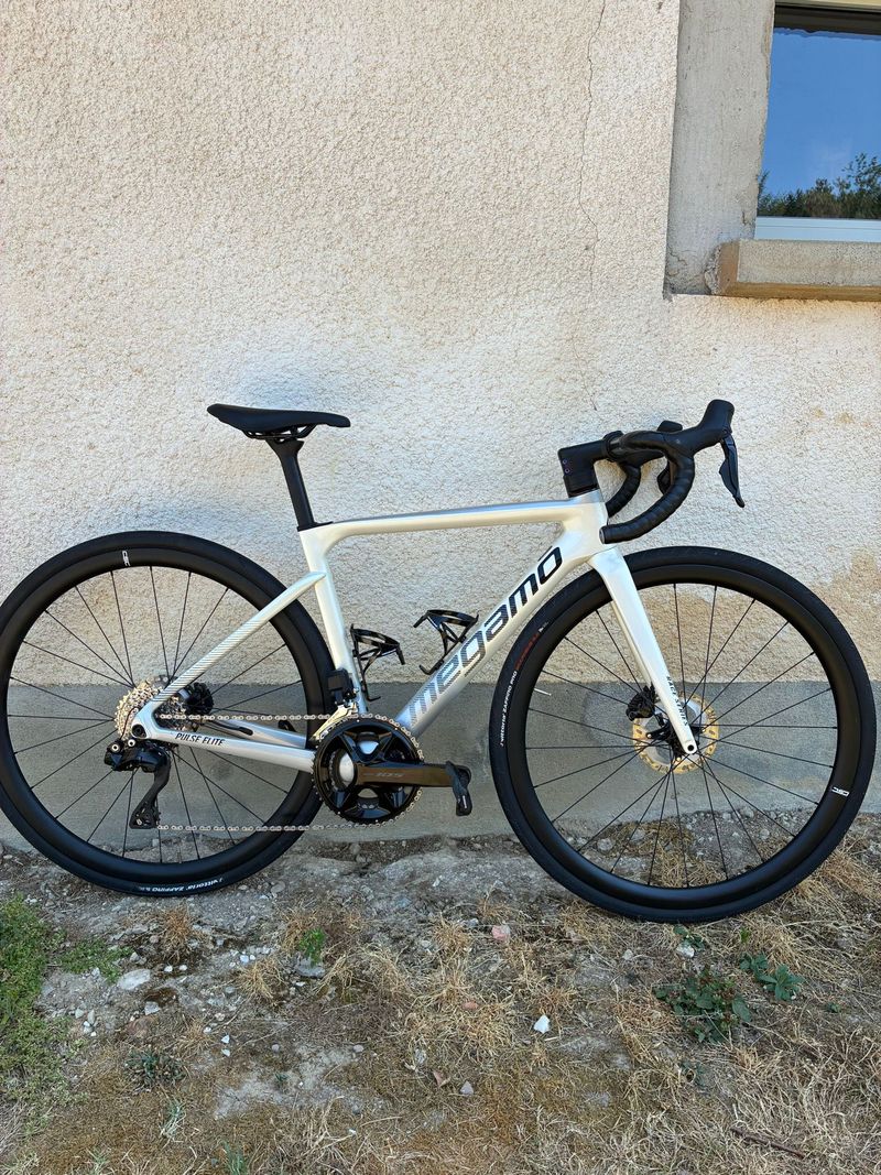 Käytetty Megamo PULSE ELITE 12 SH12 2024 2024 Road & Gravel