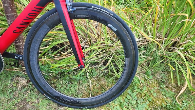 Canyon Aeroad CF SLX 9.0 2018 2018 Road & Gravel usato, Rosso — immagine 11 di 12