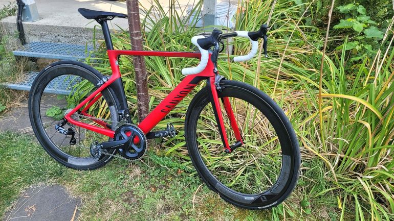 Canyon Aeroad CF SLX 9.0 2018 2018 Road & Gravel usato, Rosso — immagine 9 di 12