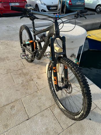 Used Cannondale Jekyll 4 2018 2018 Mountainbike, Black, 27.5 — image 2 of 9