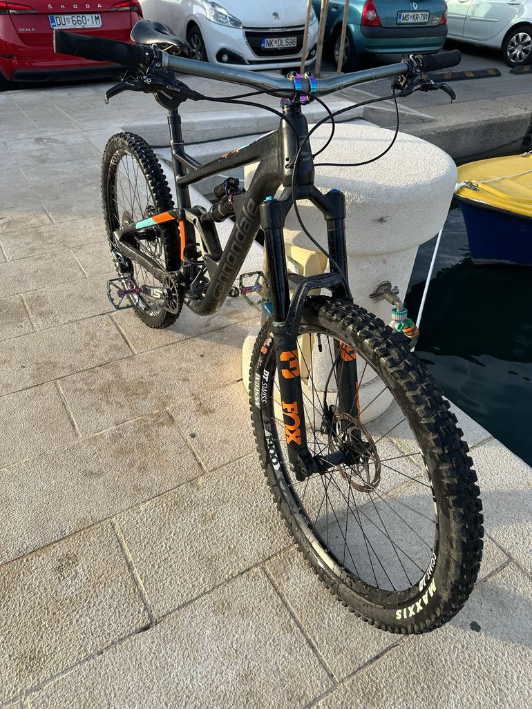 Used Cannondale Jekyll 4 2018 2018 Mountainbike, Black, 27.5 — image 2 of 9