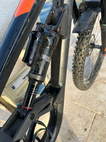 Used Cannondale Jekyll 4 2018 2018 Mountainbike, Black, 27.5 — image 3 of 9