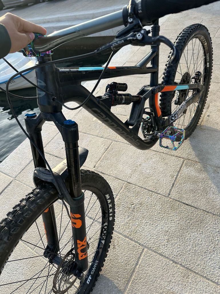 Used Cannondale Jekyll 4 2018 2018 Mountainbike, Black, 27.5 — image 8 of 9