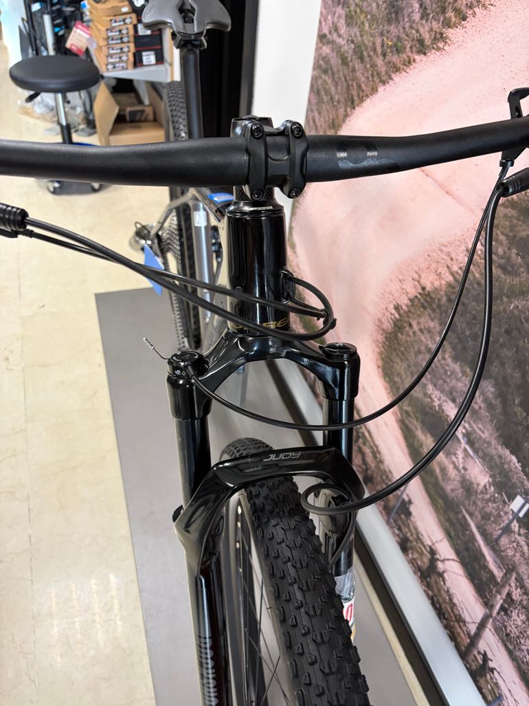 Brugt Orbea ALMA M50 2024 2024 Mountainbike — billede 4 af 5