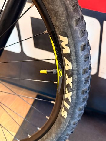 Merida EBIG.SEVEN 600 2019 Mountainbike usato, Grigio chiaro — immagine 7 di 13