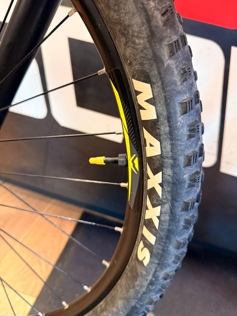 Merida EBIG.SEVEN 600 2019 Mountainbike usato, Grigio chiaro — immagine 7 di 13