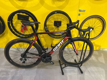 Used Giant Propel Advanced Pro 0 2017 2017 Road & Gravel, Black — image 1 of 6